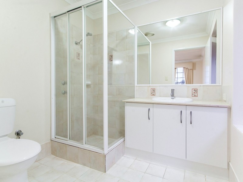 17 Belvoir Crescent, Orelia WA 6167