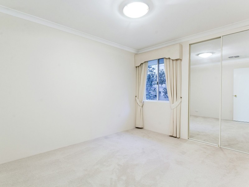 17 Belvoir Crescent, Orelia WA 6167