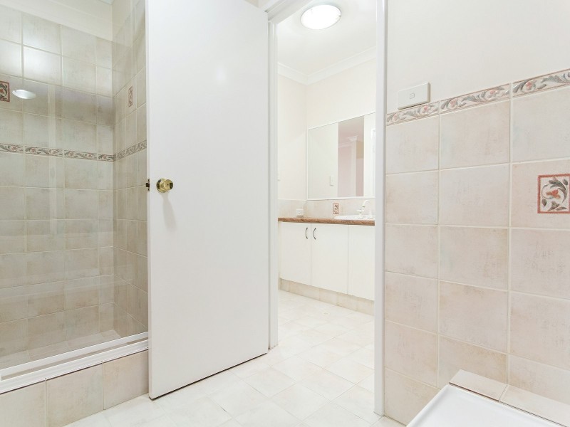 17 Belvoir Crescent, Orelia WA 6167