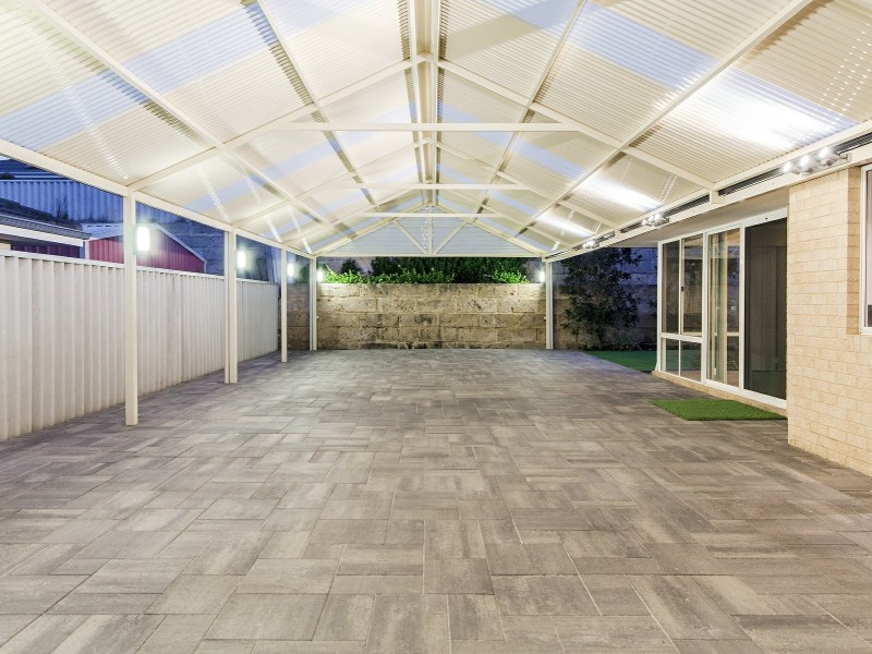 17 Belvoir Crescent, Orelia WA 6167