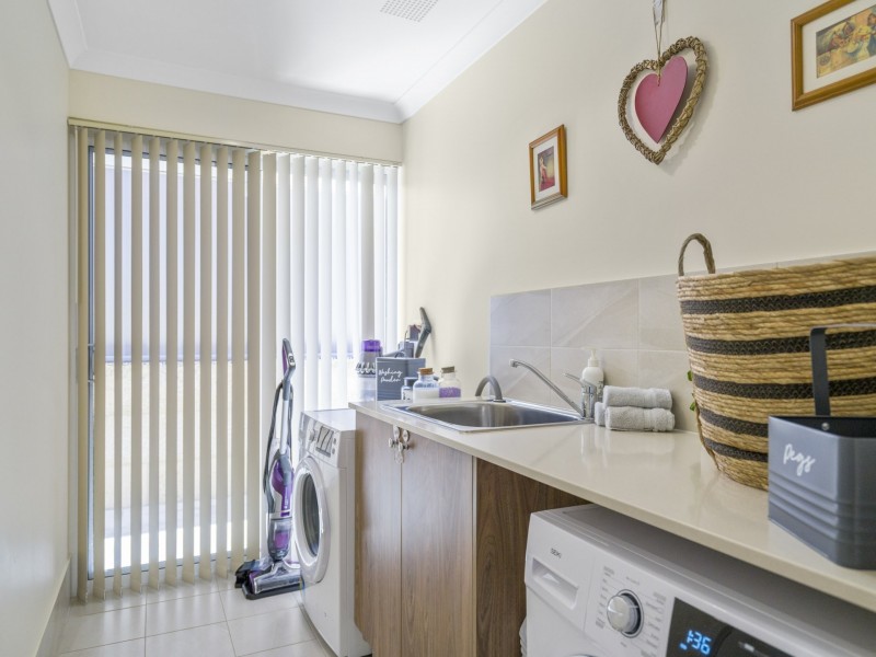 7 Alton Way, Parmelia WA 6167