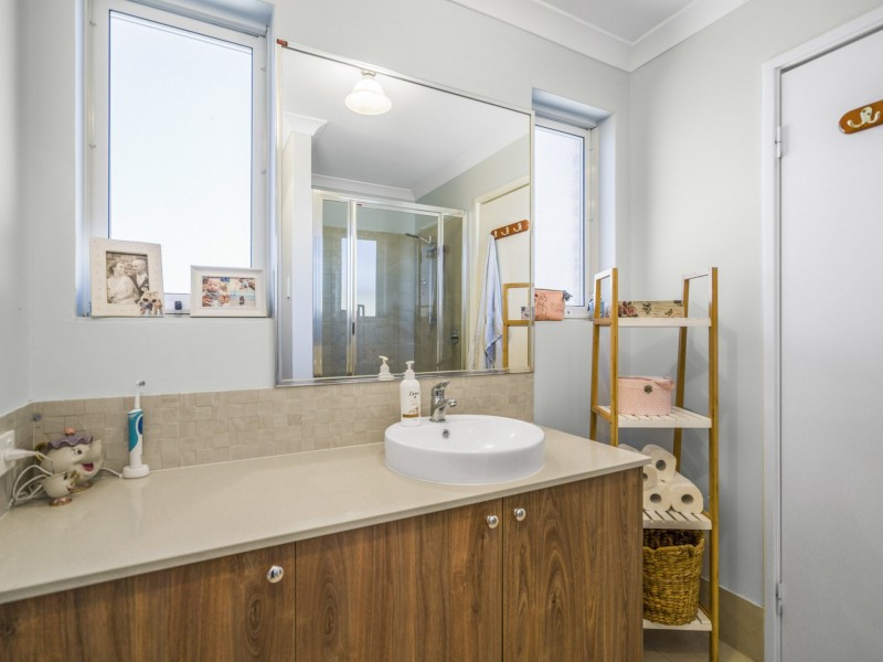 7 Alton Way, Parmelia WA 6167