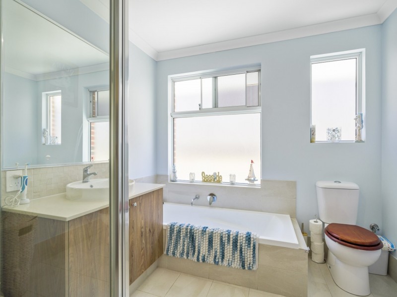 7 Alton Way, Parmelia WA 6167