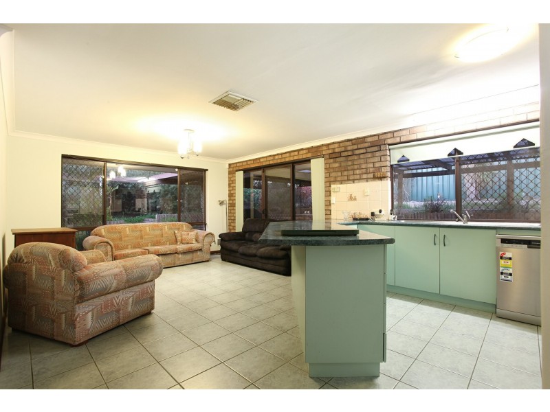 31 Tristram Gardens, Parmelia WA 6167