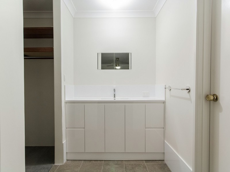 7 Rainie Place, Parmelia WA 6167