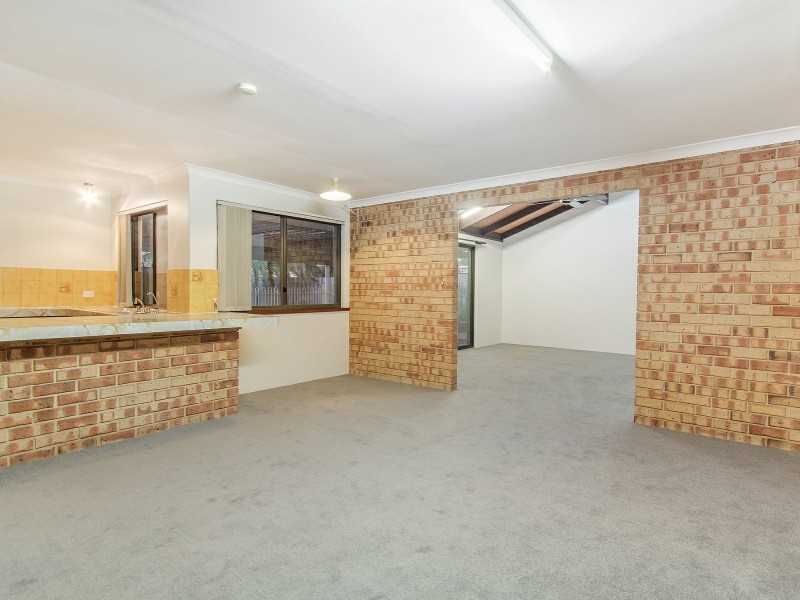 7 Rainie Place, Parmelia WA 6167