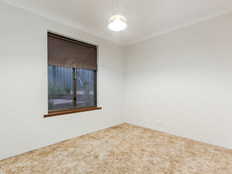 7 Rainie Place, Parmelia WA 6167