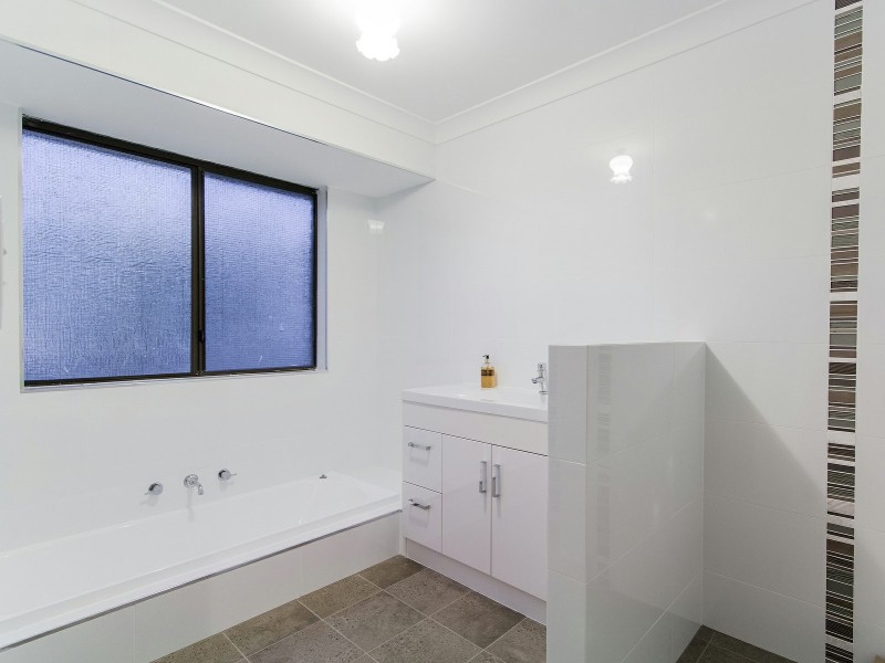 7 Rainie Place, Parmelia WA 6167
