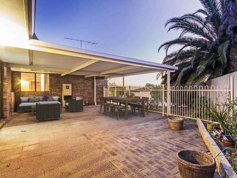 7 Rainie Place, Parmelia WA 6167
