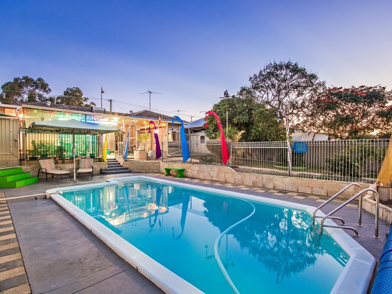 23 Sulphur Road, Orelia WA 6167