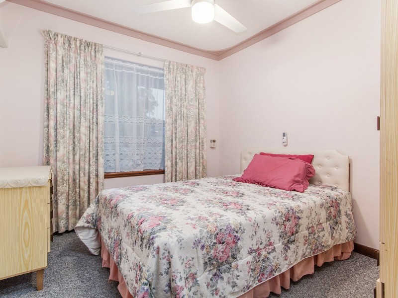 23 Sulphur Road, Orelia WA 6167