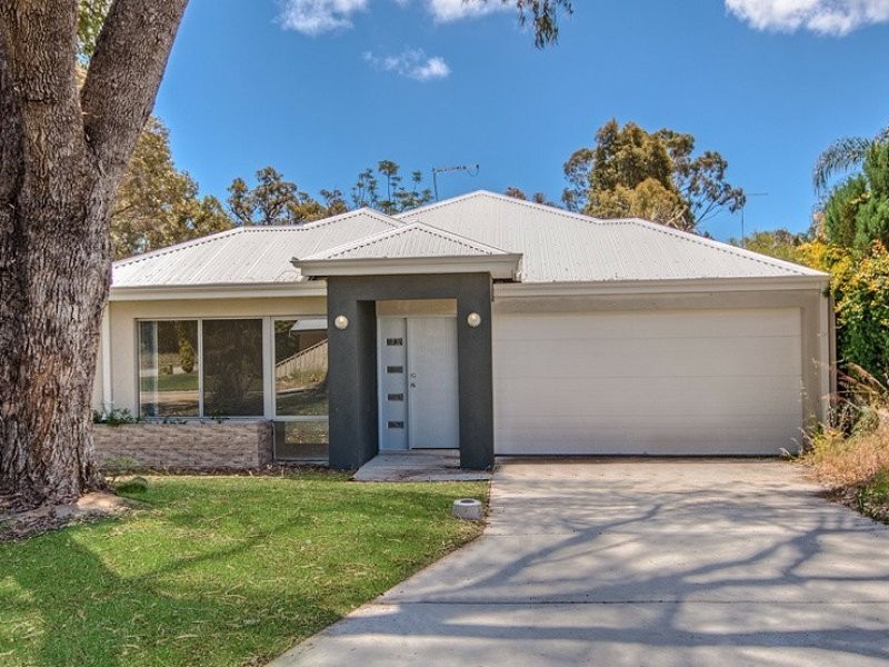 71b Perham Crescent, Leda WA 6170