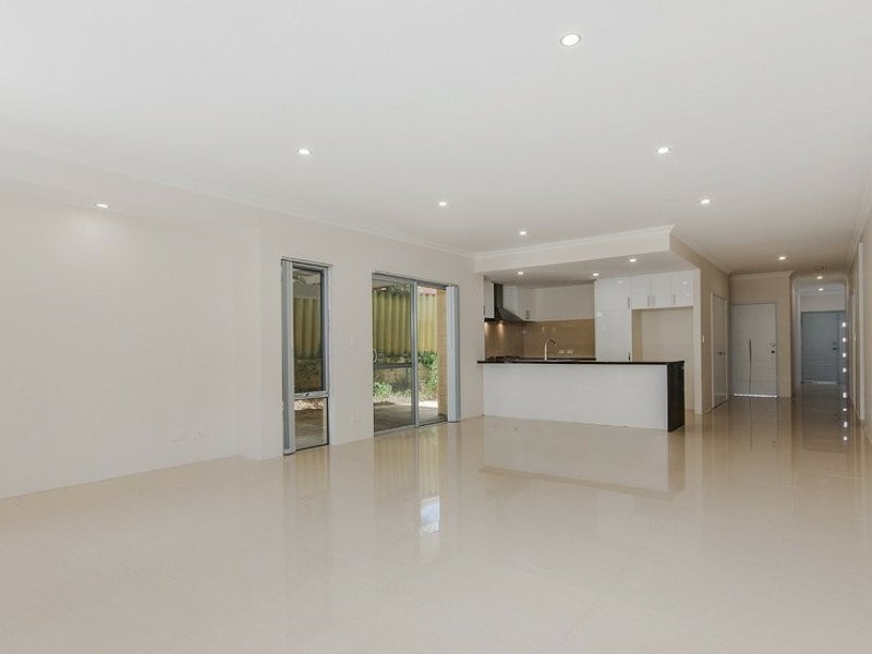 71b Perham Crescent, Leda WA 6170