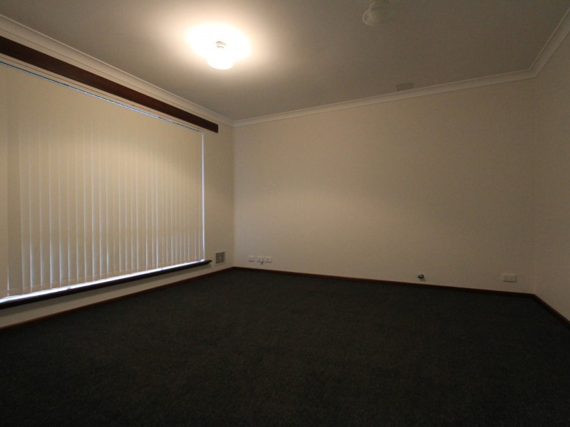 63 Kurrajong Road, Safety Bay WA 6169