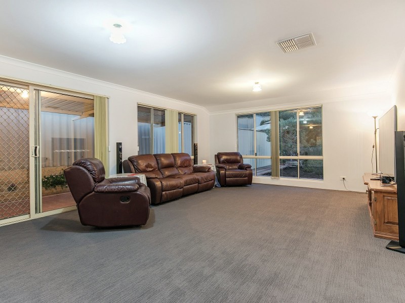 25 Nunney Road, Orelia WA 6167