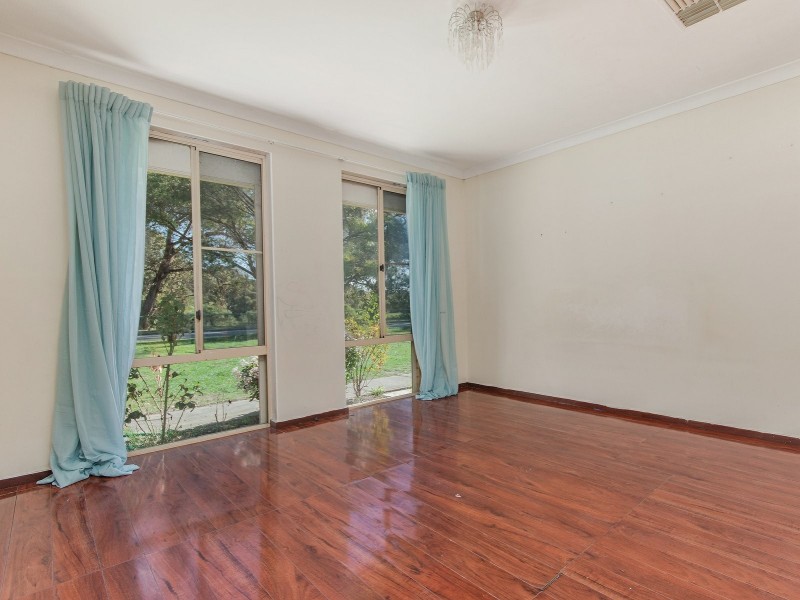 15B Sloan Drive, Leda WA 6170