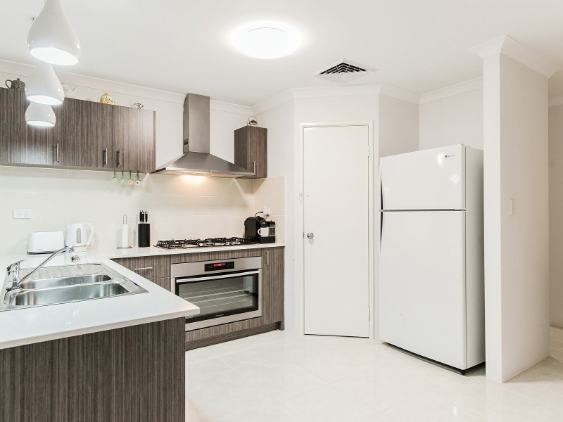 Unit 8/8 Binnar Court, Erskine WA 6210