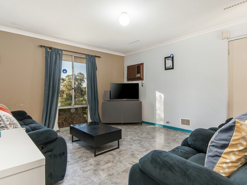 4 Sulphur Road, Parmelia WA 6167