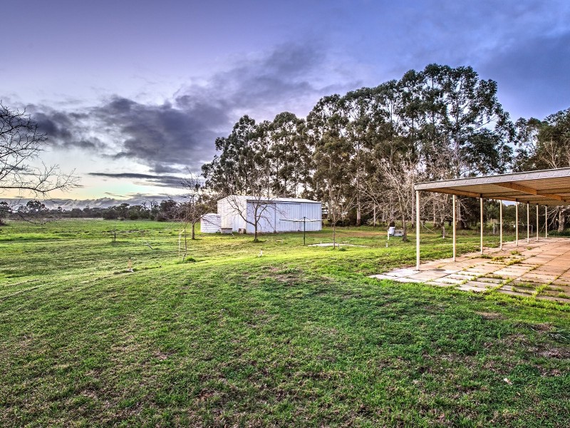 74 Cumming Road, Oakford WA 6121