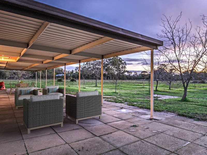 74 Cumming Road, Oakford WA 6121