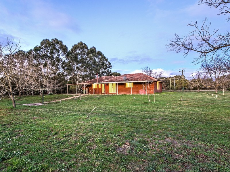 74 Cumming Road, Oakford WA 6121