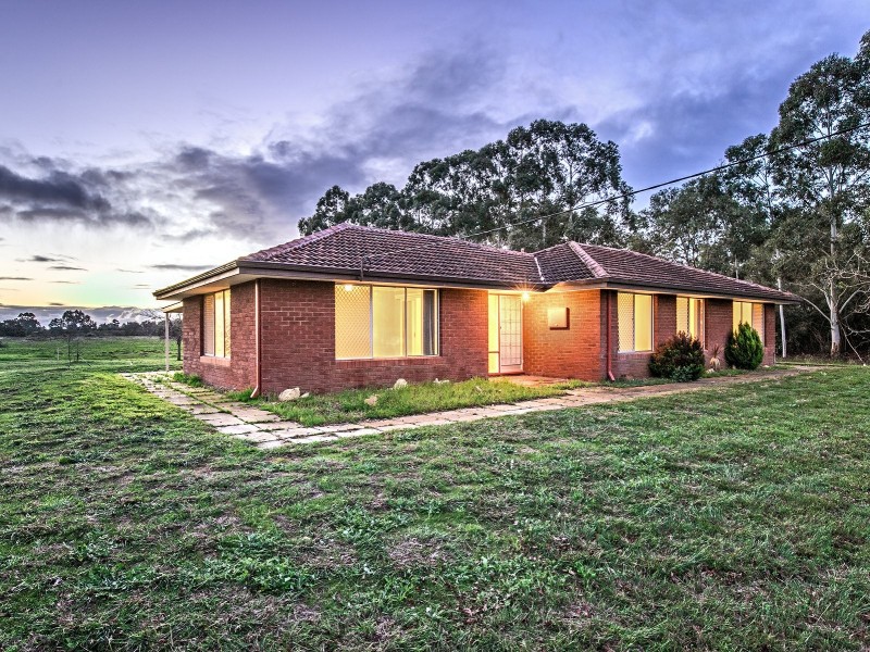 74 Cumming Road, Oakford WA 6121