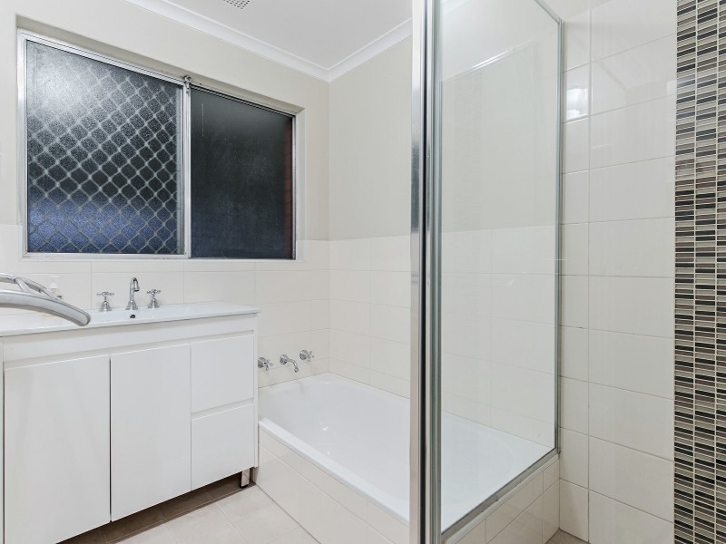 74 Cumming Road, Oakford WA 6121