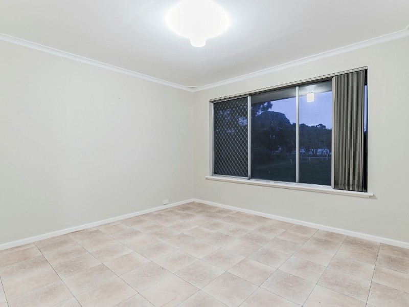 74 Cumming Road, Oakford WA 6121