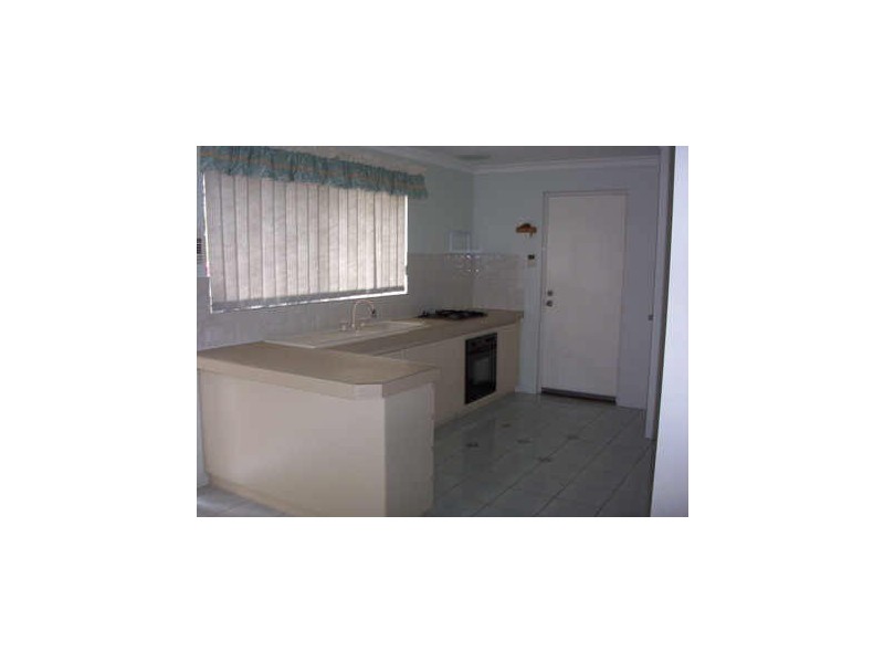 30 Roscommon Cres, Orelia WA 6167