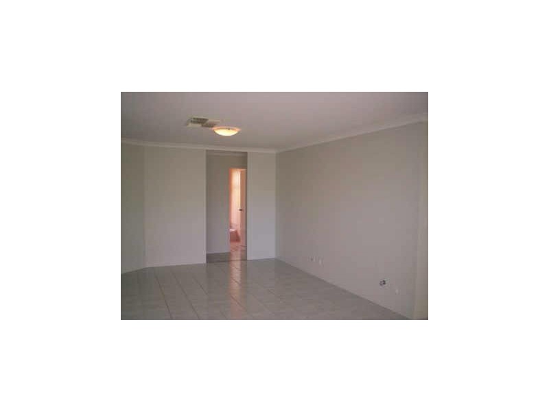 30 Roscommon Cres, Orelia WA 6167