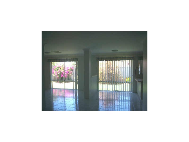 30 Roscommon Cres, Orelia WA 6167