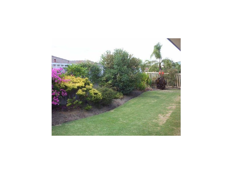 30 Roscommon Cres, Orelia WA 6167
