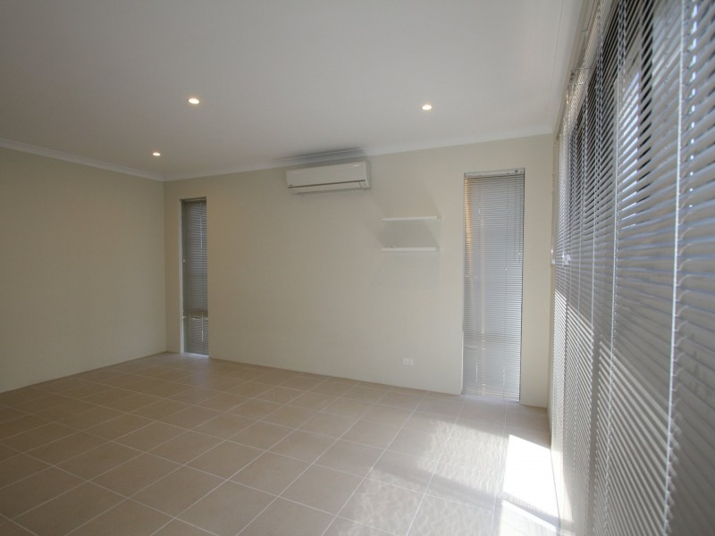 74 Ryhill Crescent, Wellard WA 6170