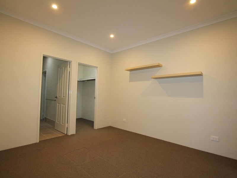 74 Ryhill Crescent, Wellard WA 6170