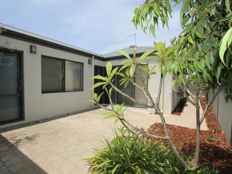 74 Ryhill Crescent, Wellard WA 6170