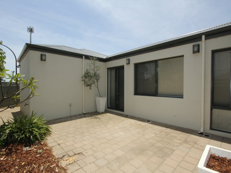 74 Ryhill Crescent, Wellard WA 6170