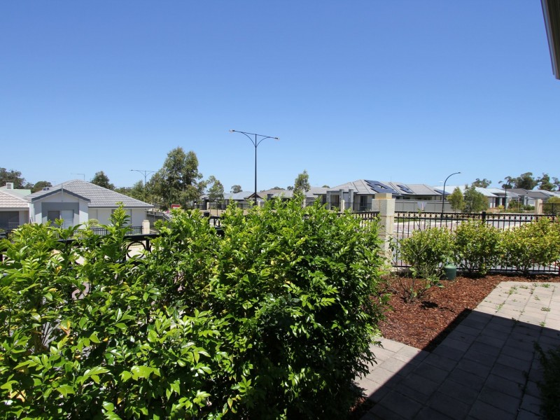 74 Ryhill Crescent, Wellard WA 6170