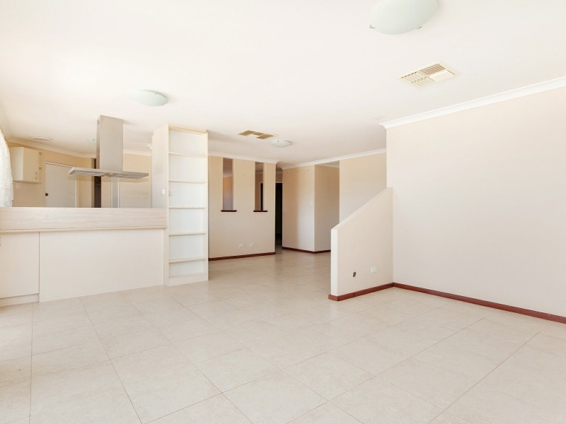 14 Hargrave Place, Parmelia WA 6167