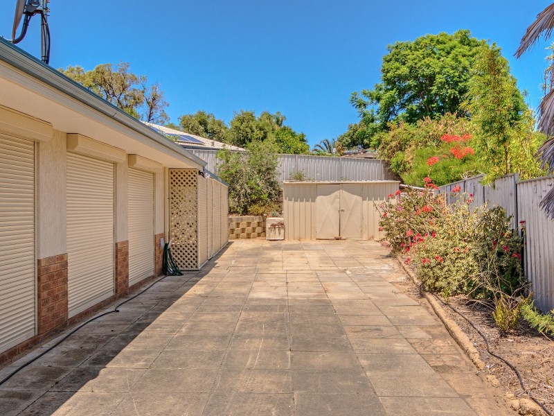 14 Hargrave Place, Parmelia WA 6167