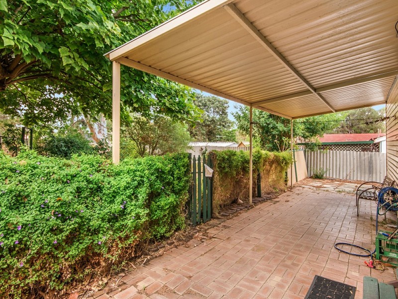 8 Cowcher Way West, Medina WA 6167