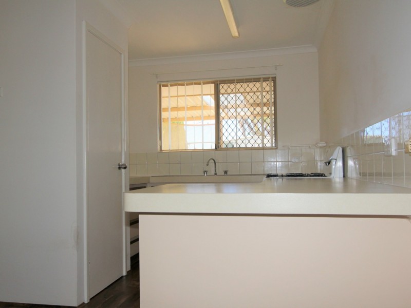 8/9 Louise Street, Rockingham WA 6168