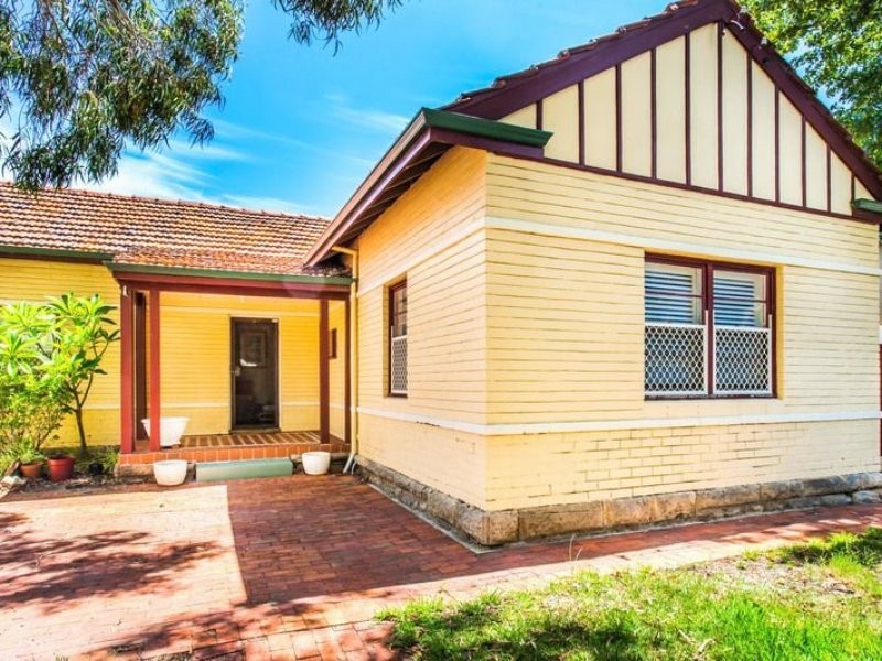 25 Edgecumbe Street, Como WA 6152