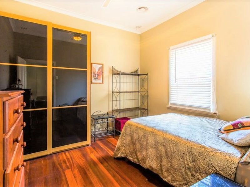 25 Edgecumbe Street, Como WA 6152