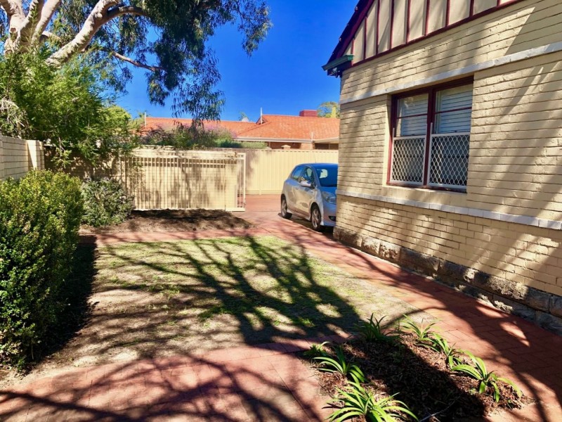 25 Edgecumbe Street, Como WA 6152