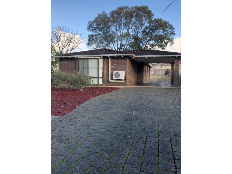 18 Cimbor Way, Parmelia WA 6167