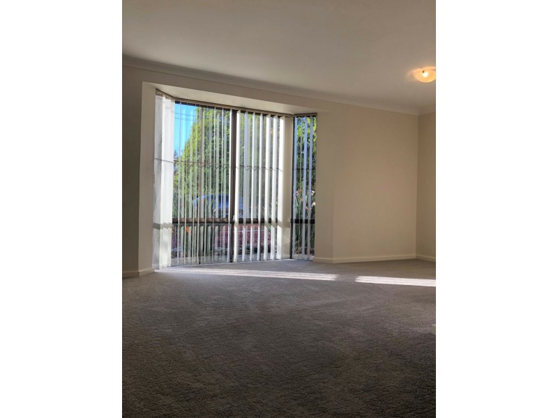 18 Cimbor Way, Parmelia WA 6167