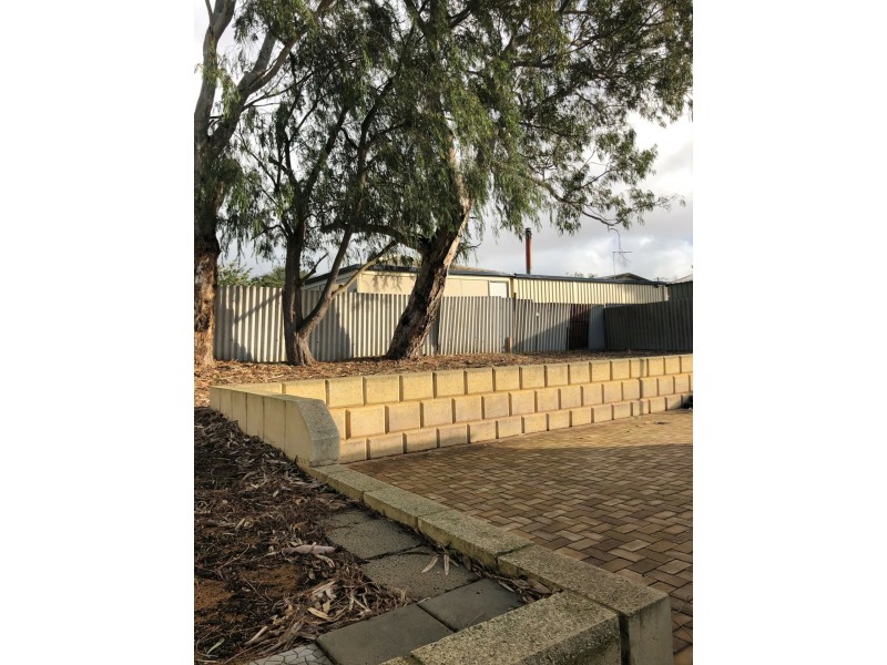 18 Cimbor Way, Parmelia WA 6167