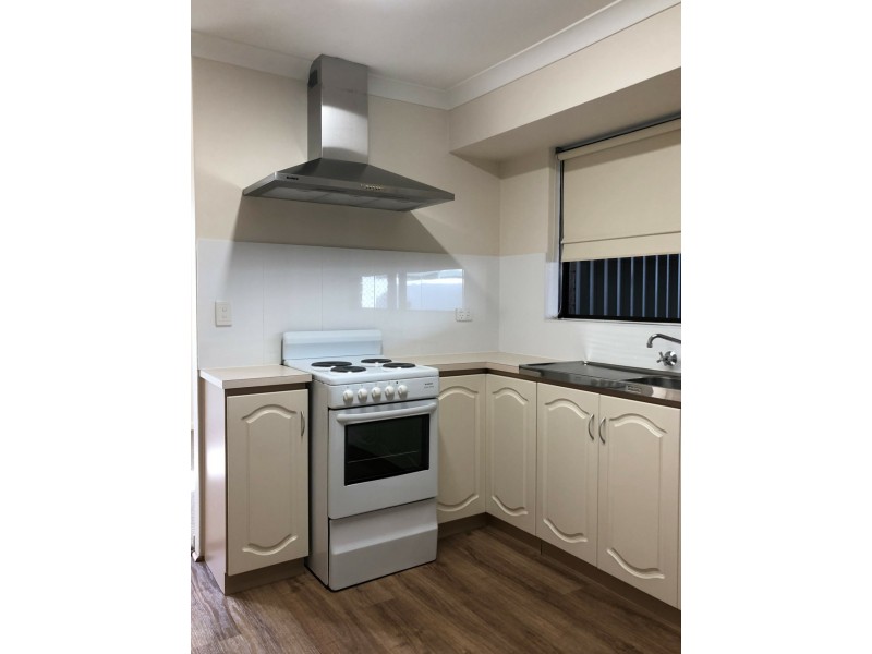 18 Cimbor Way, Parmelia WA 6167