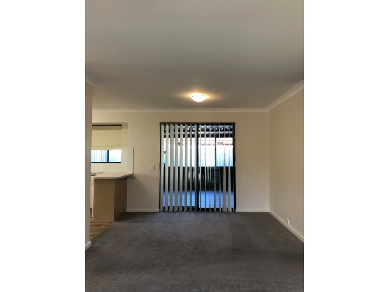 18 Cimbor Way, Parmelia WA 6167