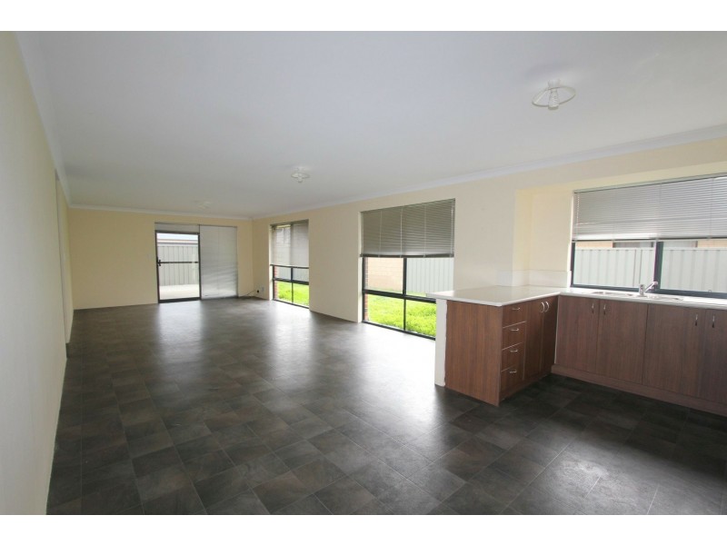 116 Runnymede Gate, Wellard WA 6170